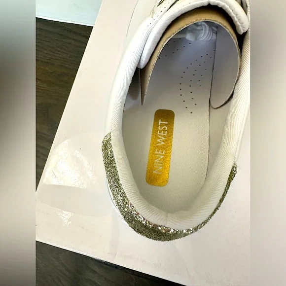 #NWT!! Rare NINE WEST Gold Metallic Gatsby Sneakers Sz 9.5!! With Original Box! - Picture 5 of 7